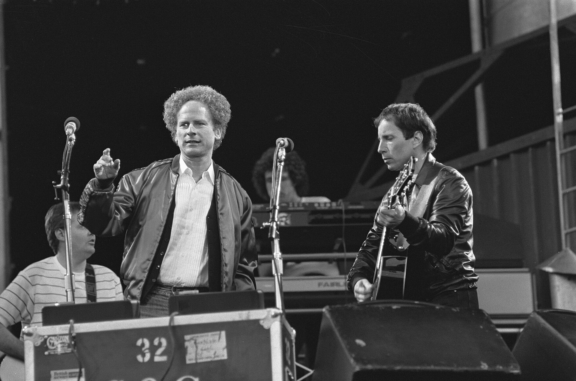 Optreden Simon and Garfunkel links in Feijenoordstadion Rotterdam Bestanddeelnr 932 2090